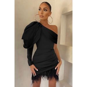 NWT CLUB L LONDON RSVP BLACK ASYMMETRIC VOLUME SLEEVE DRAPED FEATHER MINI DRESS